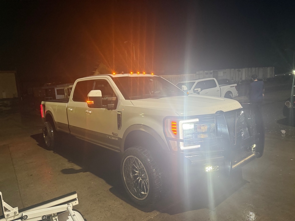 2019 Ford F-350 King Ranch photo 3