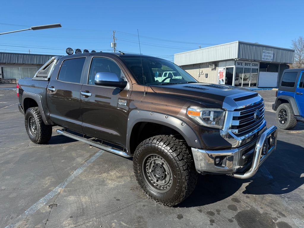 Toyota Tundra Platinum CrewMax 5.7L FFV 4WD 2018