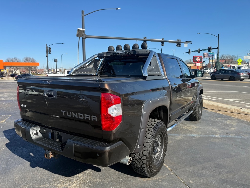 Toyota Tundra Platinum CrewMax 5.7L FFV 4WD 2018