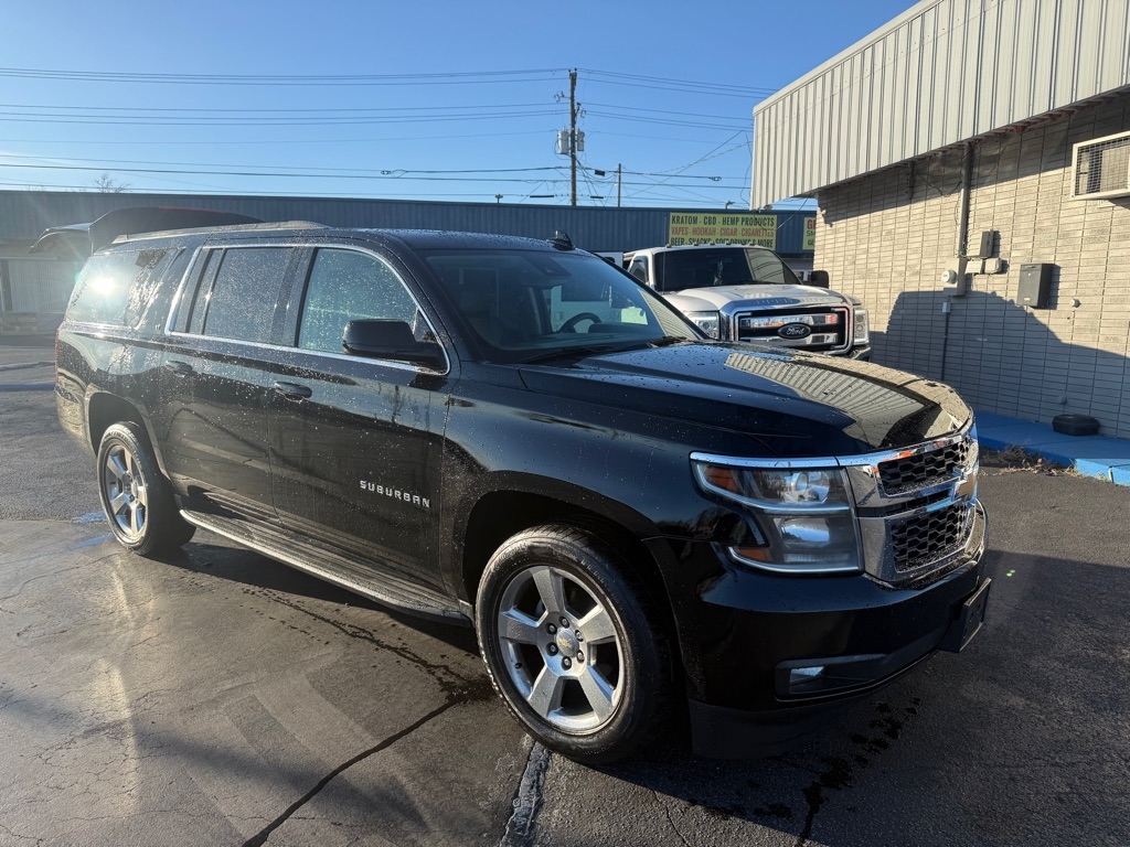 Chevrolet Suburban LT 4WD 2017