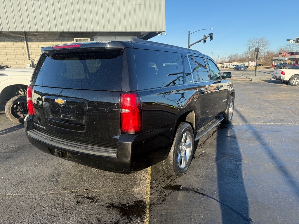 Chevrolet Suburban LT 4WD 2017