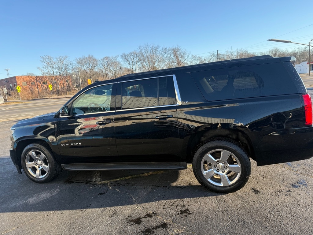 Chevrolet Suburban LT 4WD 2017