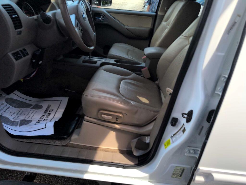 Nissan Frontier SL Crew Cab 2WD 2014 Nissan Frontier SL Crew Cab 2WD 2014