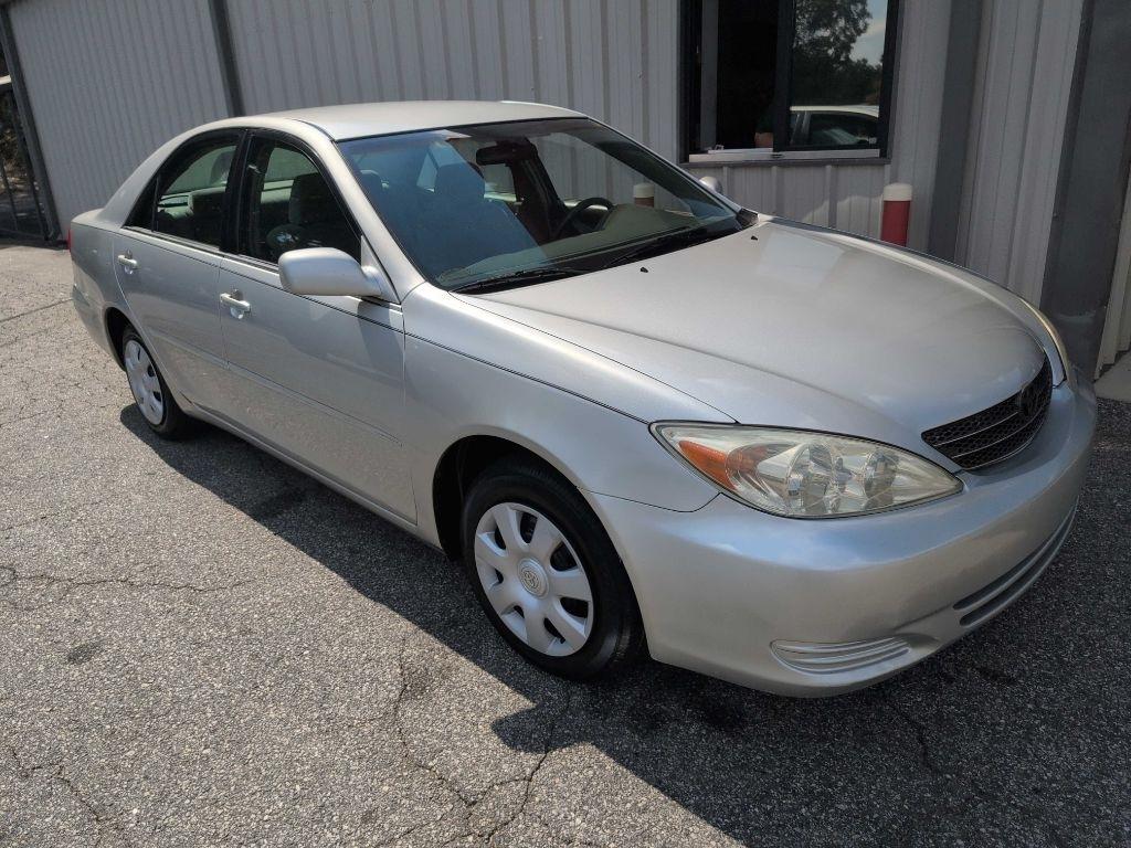 Toyota Camry LE 2004