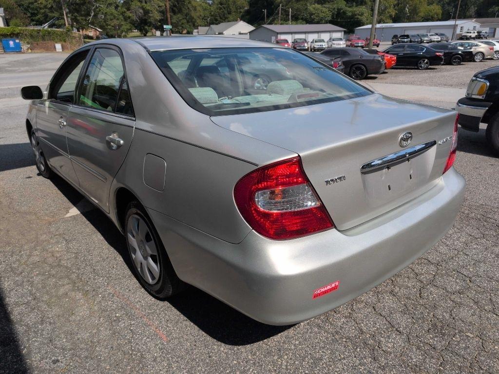 Toyota Camry LE 2004