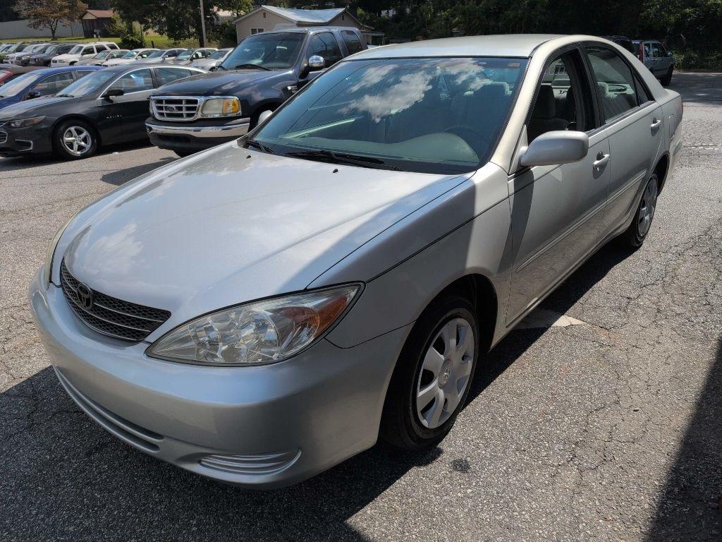 Toyota Camry LE 2004