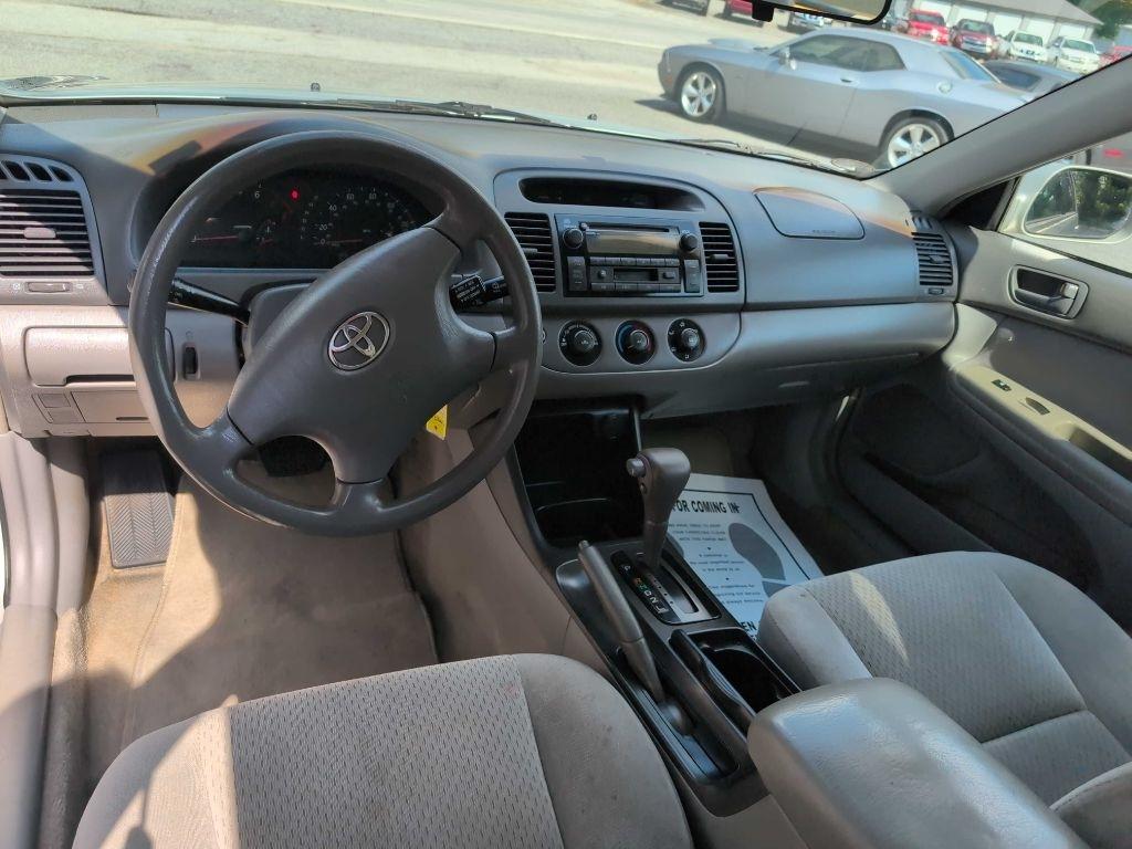 Toyota Camry LE 2004