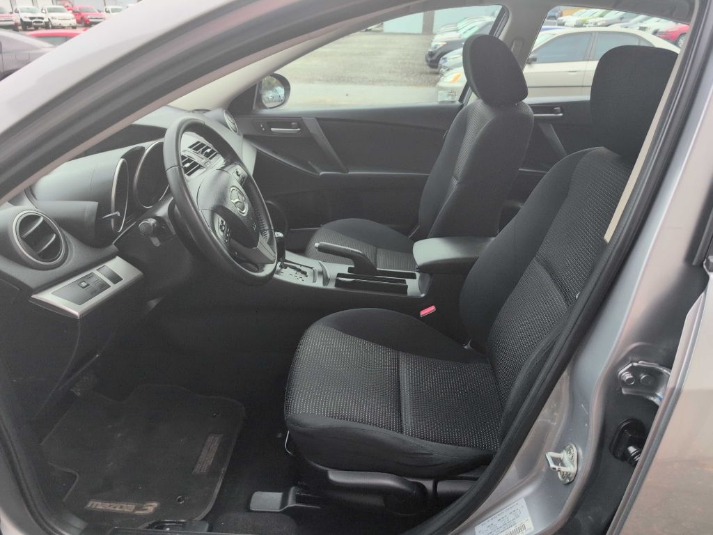 Mazda MAZDA3 i Touring 4-door 2012