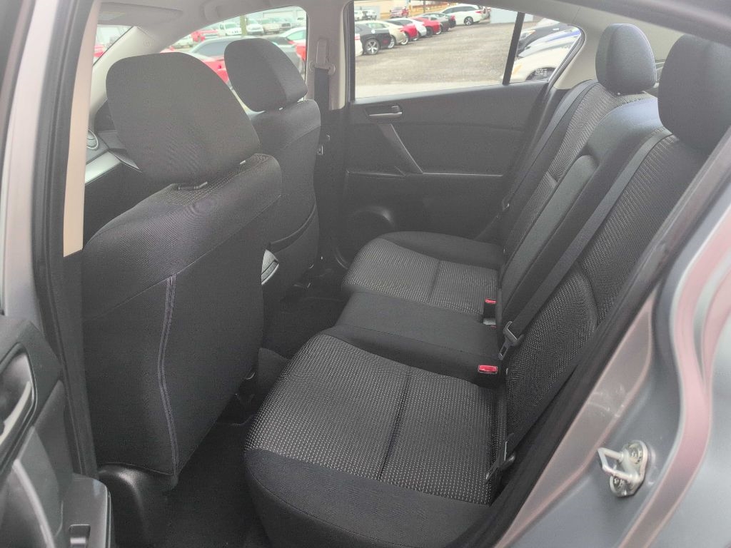 Mazda MAZDA3 i Touring 4-door 2012