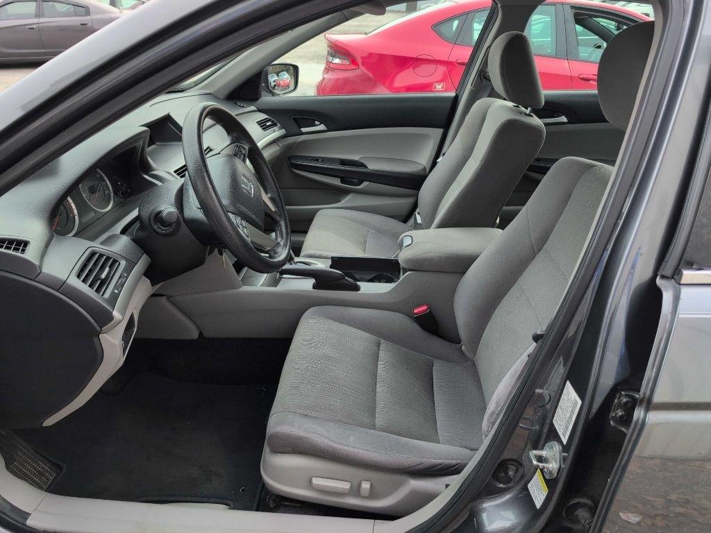 Honda Accord LX-P Sedan AT 2011