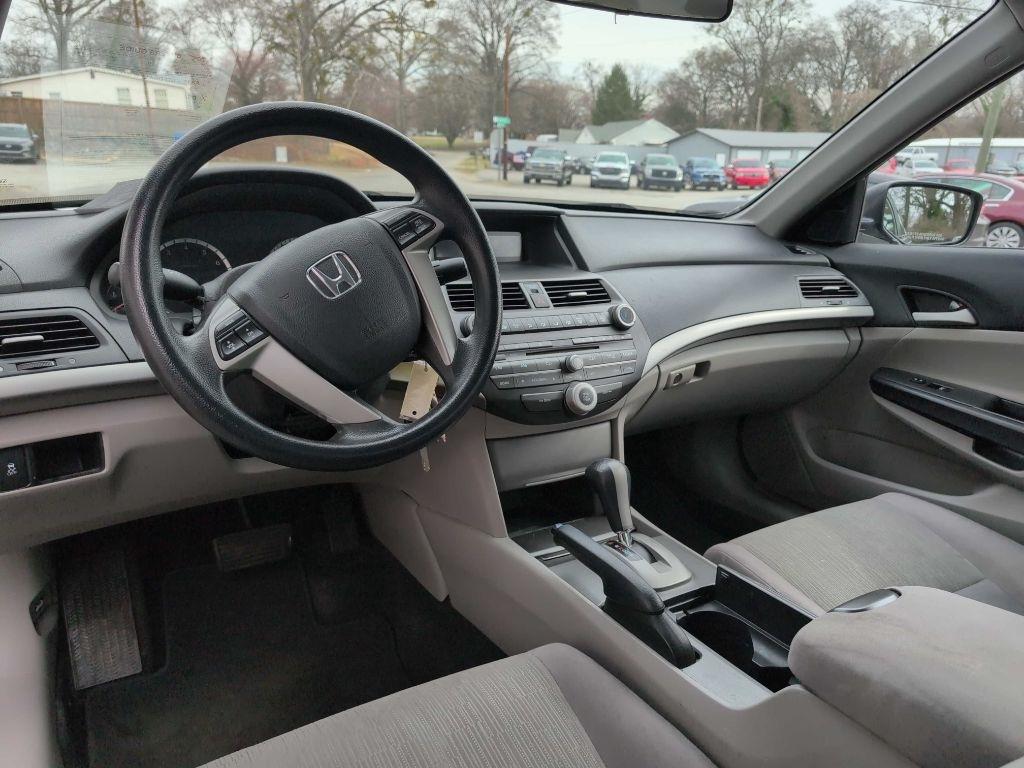 Honda Accord LX-P Sedan AT 2011