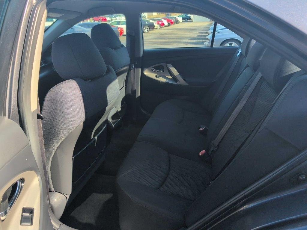 Toyota Camry SE 5-Spd AT 2009