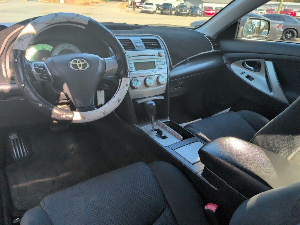 Toyota Camry SE 5-Spd AT 2009