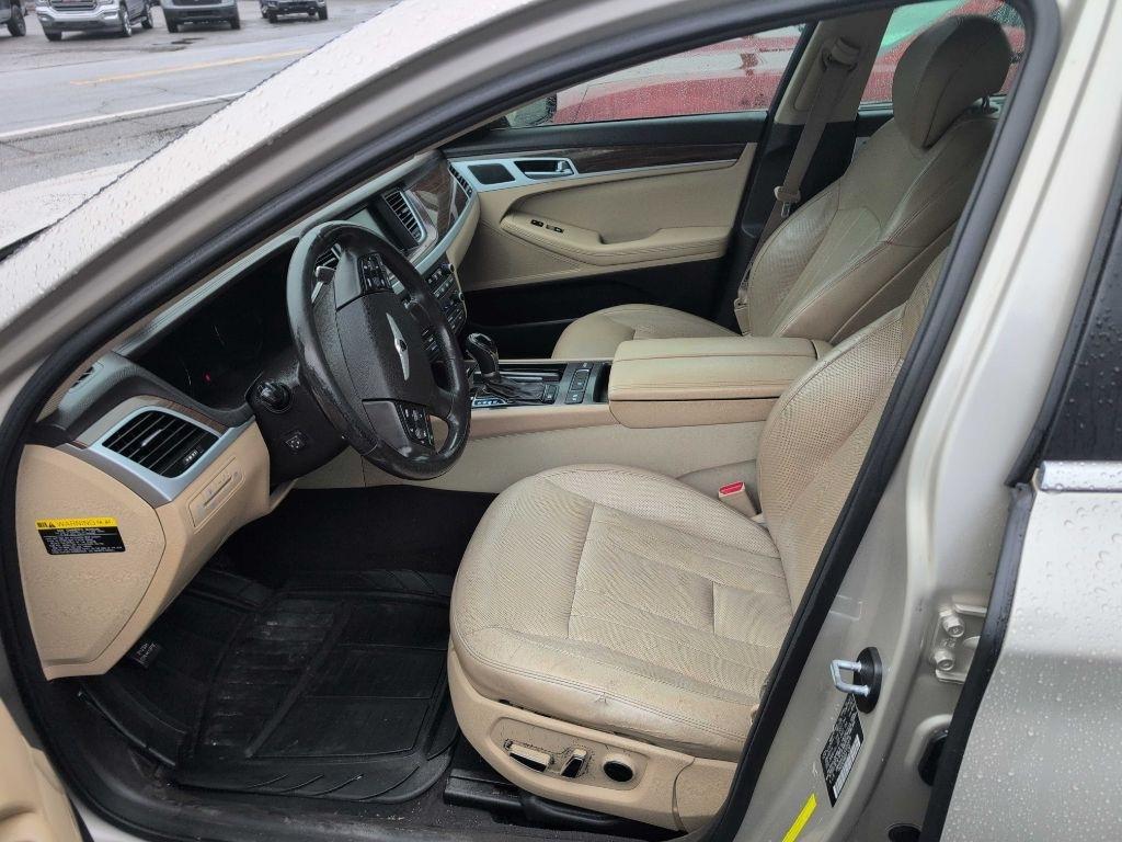 Hyundai Genesis 3.8L 2015
