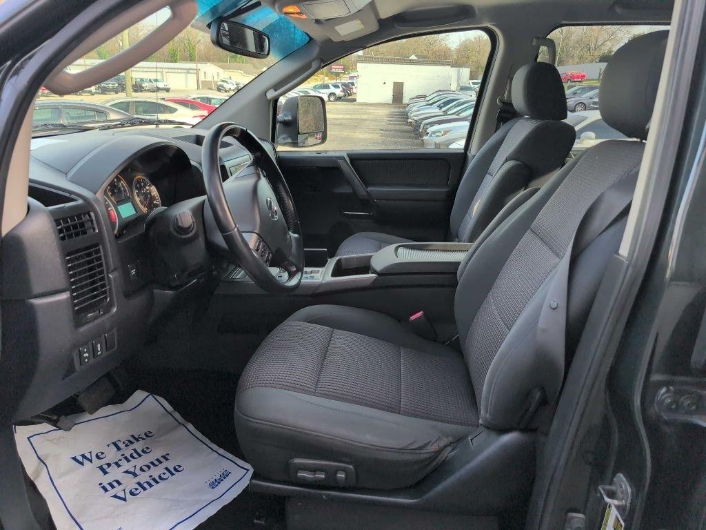 Nissan Titan XE Crew Cab 2WD SWB 2008