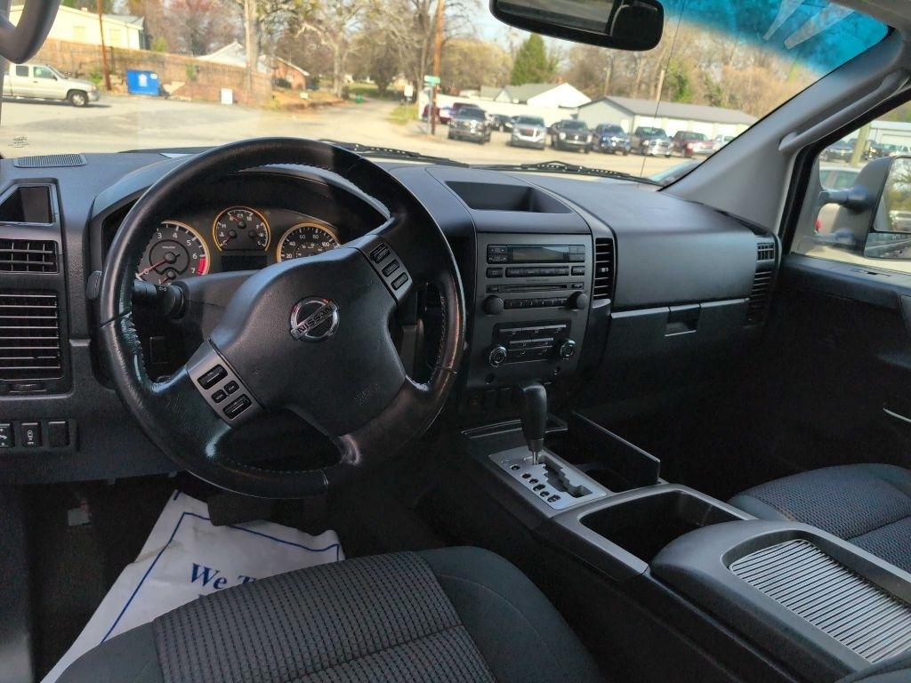 Nissan Titan XE Crew Cab 2WD SWB 2008