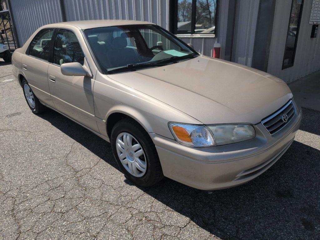 Toyota Camry CE 2001