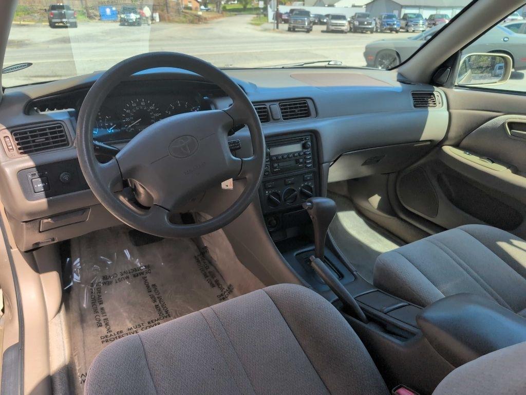 Toyota Camry CE 2001