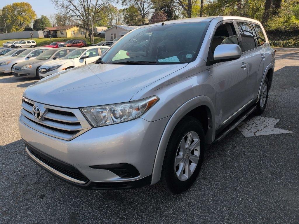 Toyota Highlander Base 2WD V6 2011