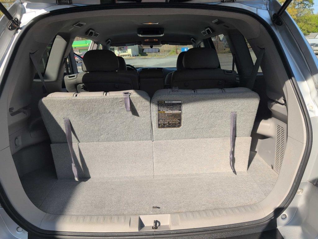 Toyota Highlander Base 2WD V6 2011