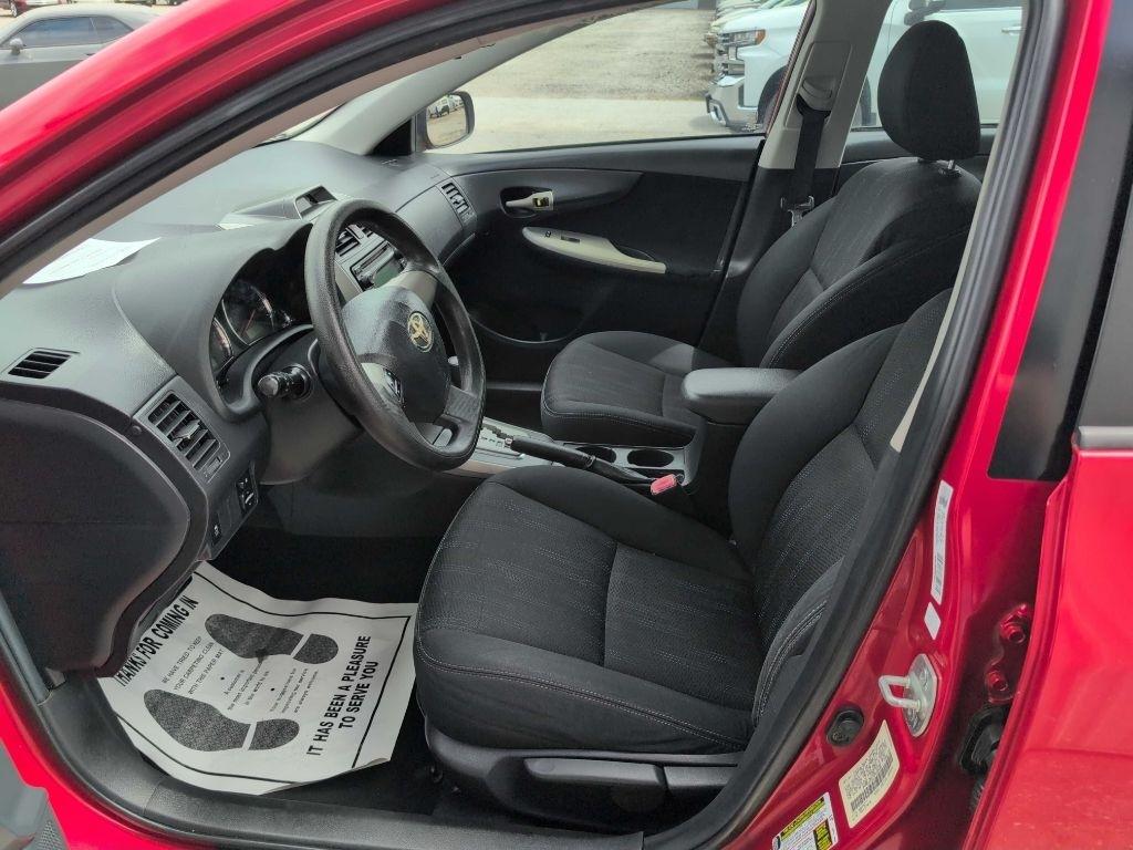 Toyota Corolla S 5-Speed MT 2012