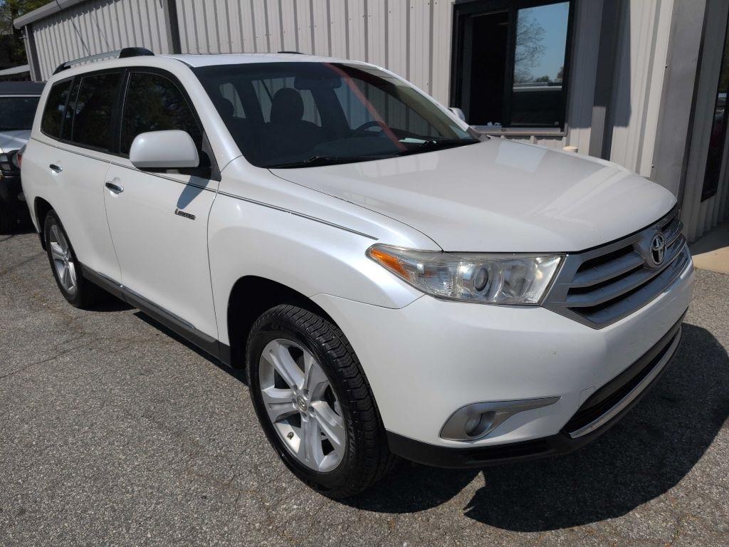 Toyota Highlander Limited 2WD 2011
