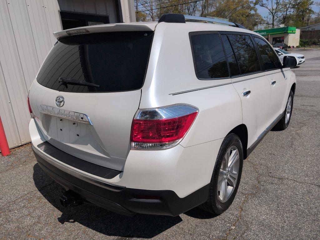 Toyota Highlander Limited 2WD 2011