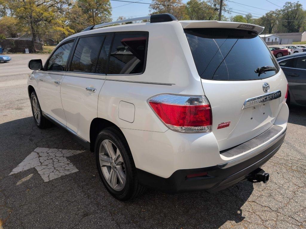 Toyota Highlander Limited 2WD 2011