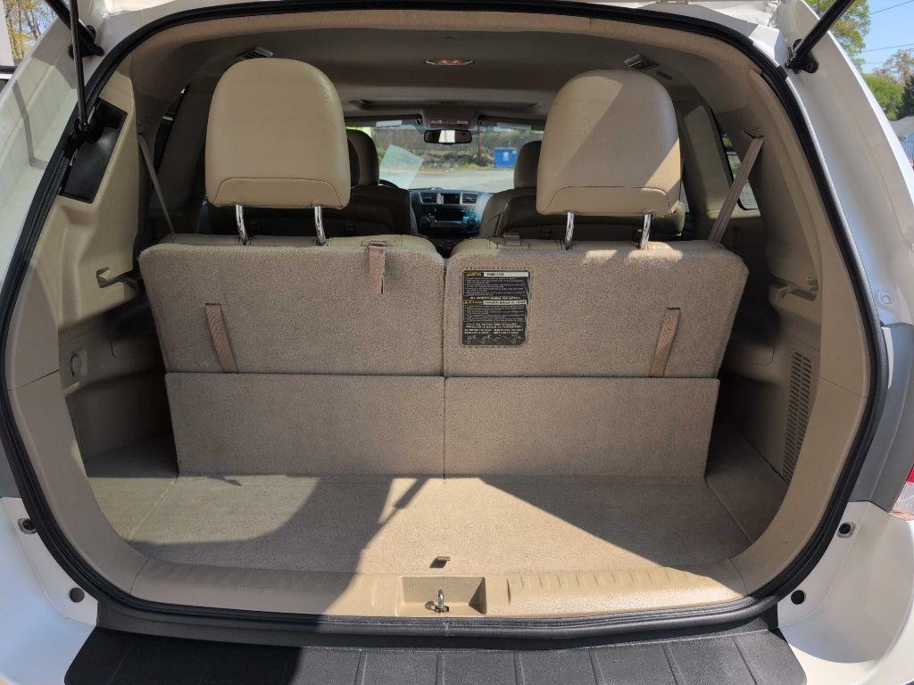 Toyota Highlander Limited 2WD 2011