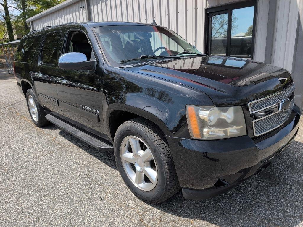 Chevrolet Suburban LT 1500 2WD 2012