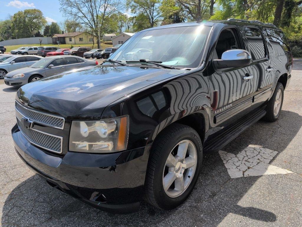 Chevrolet Suburban LT 1500 2WD 2012