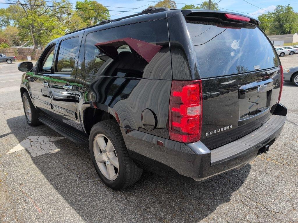 Chevrolet Suburban LT 1500 2WD 2012