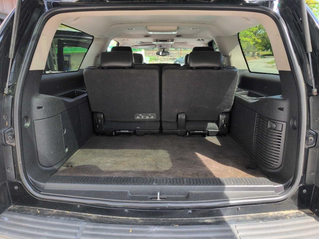 Chevrolet Suburban LT 1500 2WD 2012