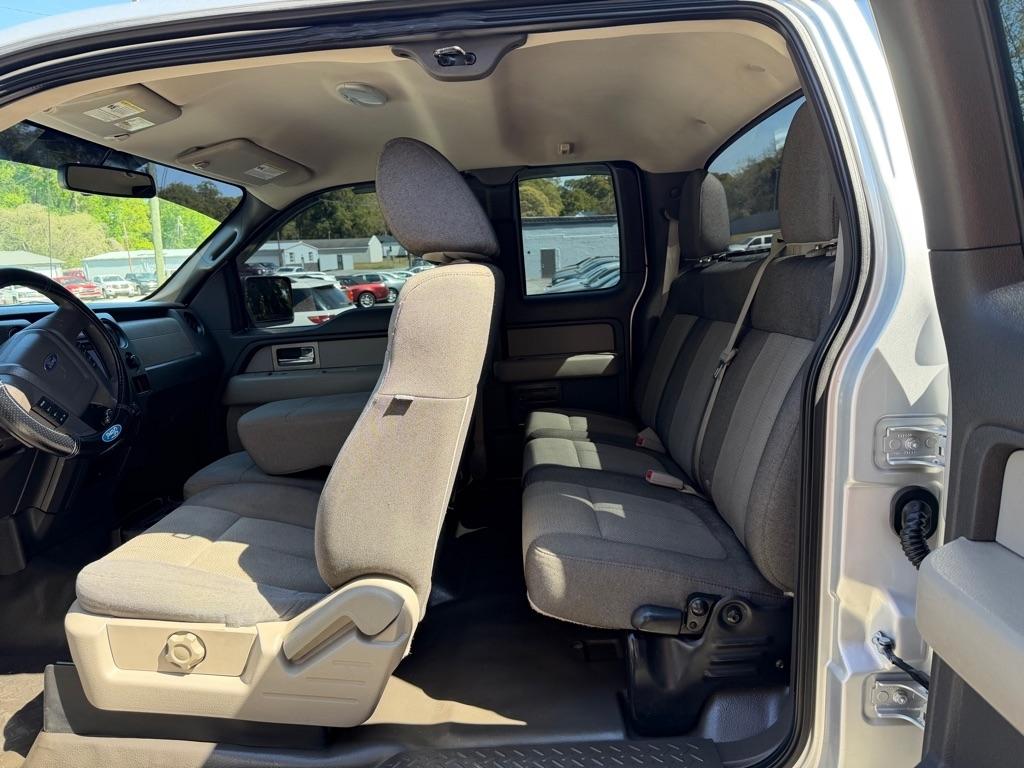 Ford F-150 XL SuperCab 8-ft. Bed 4WD 2010