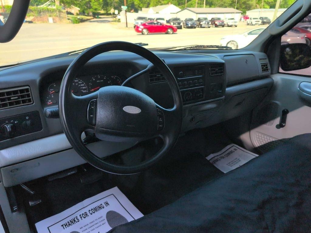 Ford F-250 SD XL 2WD 2004