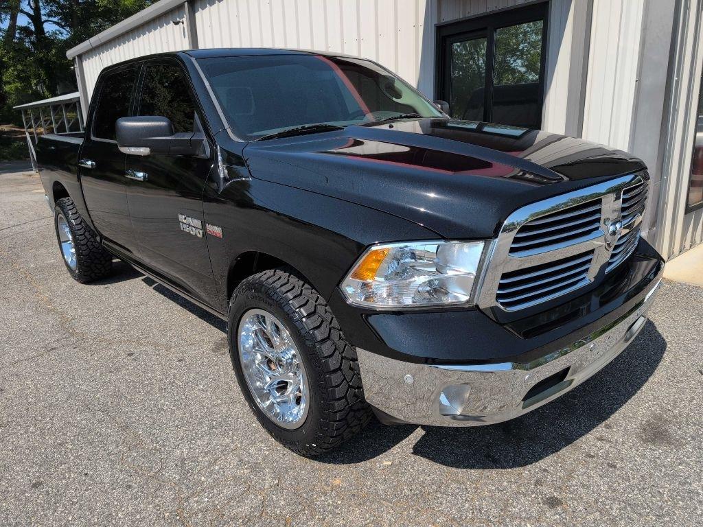 RAM 1500 SLT Crew Cab SWB 2WD 2017