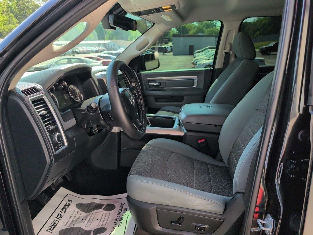 RAM 1500 SLT Crew Cab SWB 2WD 2017