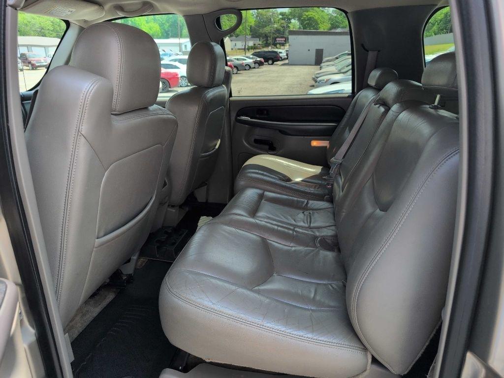 Chevrolet Suburban 1500 4WD 2003