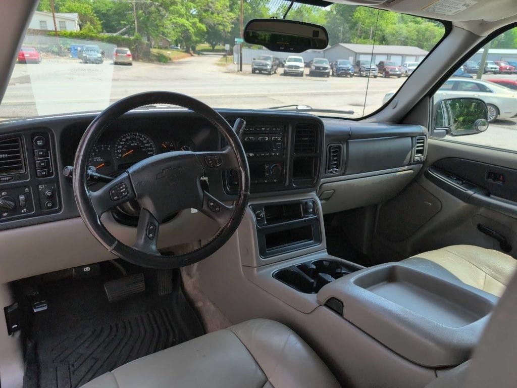 Chevrolet Suburban 1500 4WD 2003