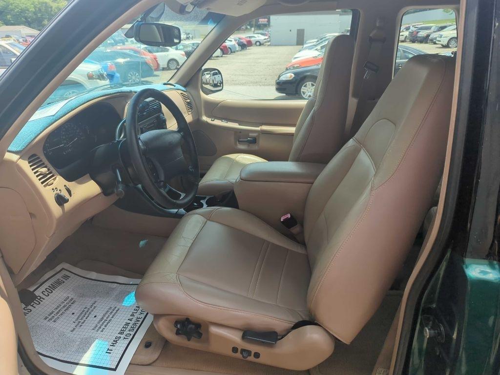 Ford Explorer Sport 2-Door 2WD 2000