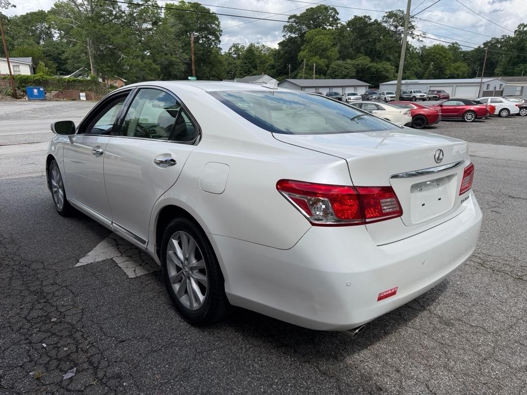 Lexus ES 350 Sedan 2011