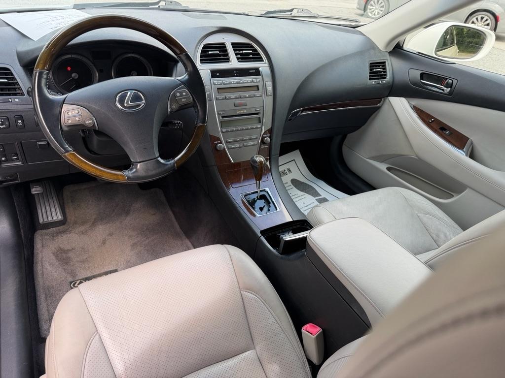 Lexus ES 350 Sedan 2011