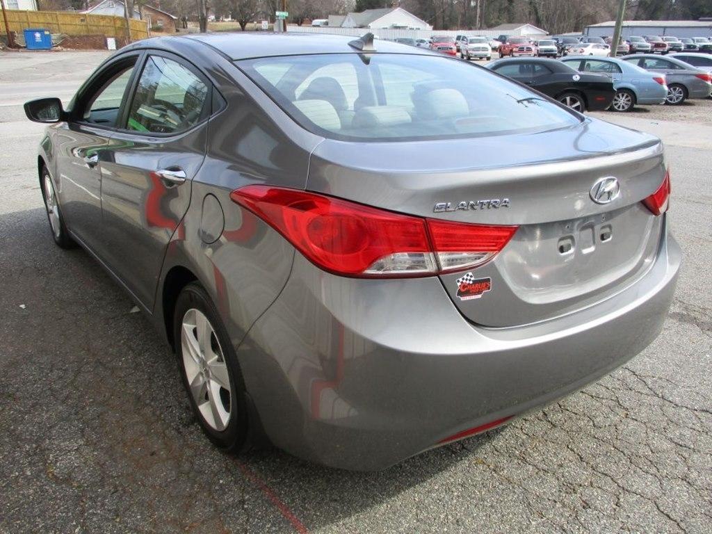 Hyundai Elantra GLS M/T 2013