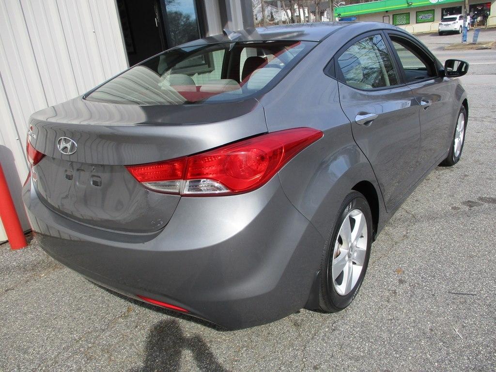 Hyundai Elantra GLS M/T 2013