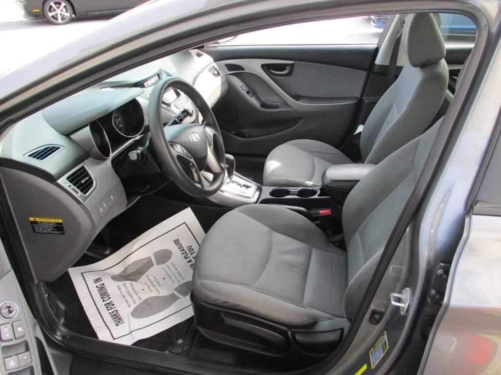 Hyundai Elantra GLS M/T 2013