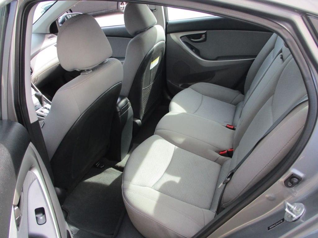Hyundai Elantra GLS M/T 2013