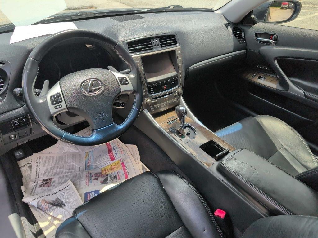 Lexus IS C 250 2011