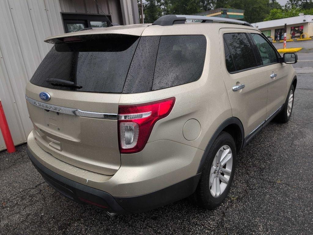 Ford Explorer XLT FWD 2011
