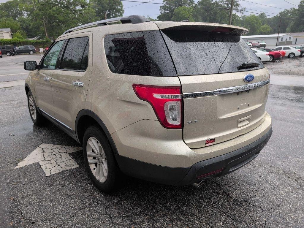 Ford Explorer XLT FWD 2011