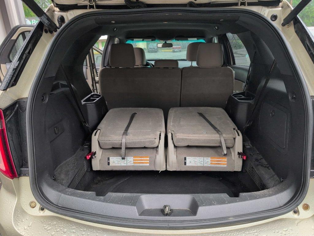 Ford Explorer XLT FWD 2011